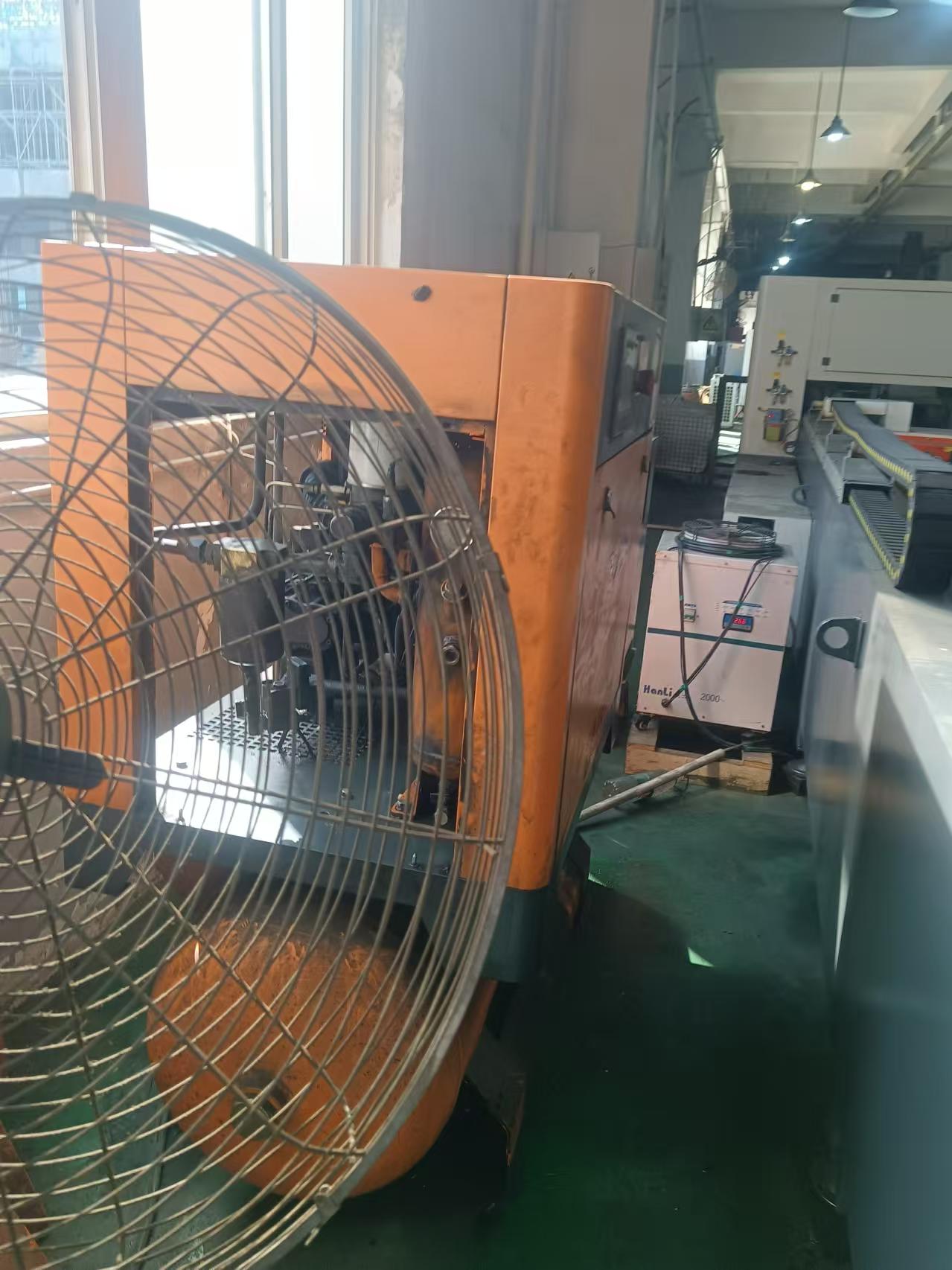 福建漳州15KW噴油螺桿空氣壓縮機保養(yǎng)(圖2)