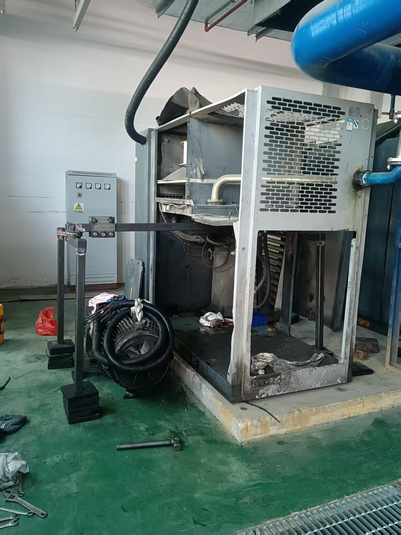 某光電廠75KW阿特拉斯空壓機(jī)檢修