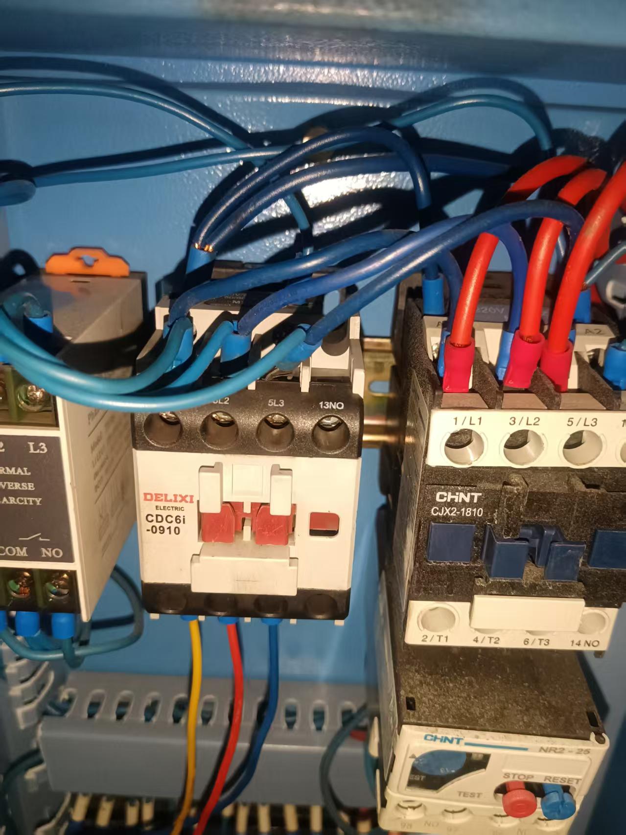 廈門塑料廠冷干機更換散熱風扇